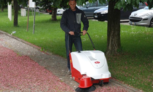 Sweepers Australia Product Rcm Brava 900 Walk Behind Vacuum Sweeper 400